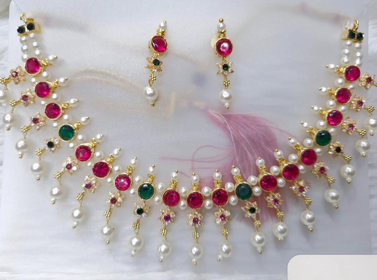 Lariya Round Necklace